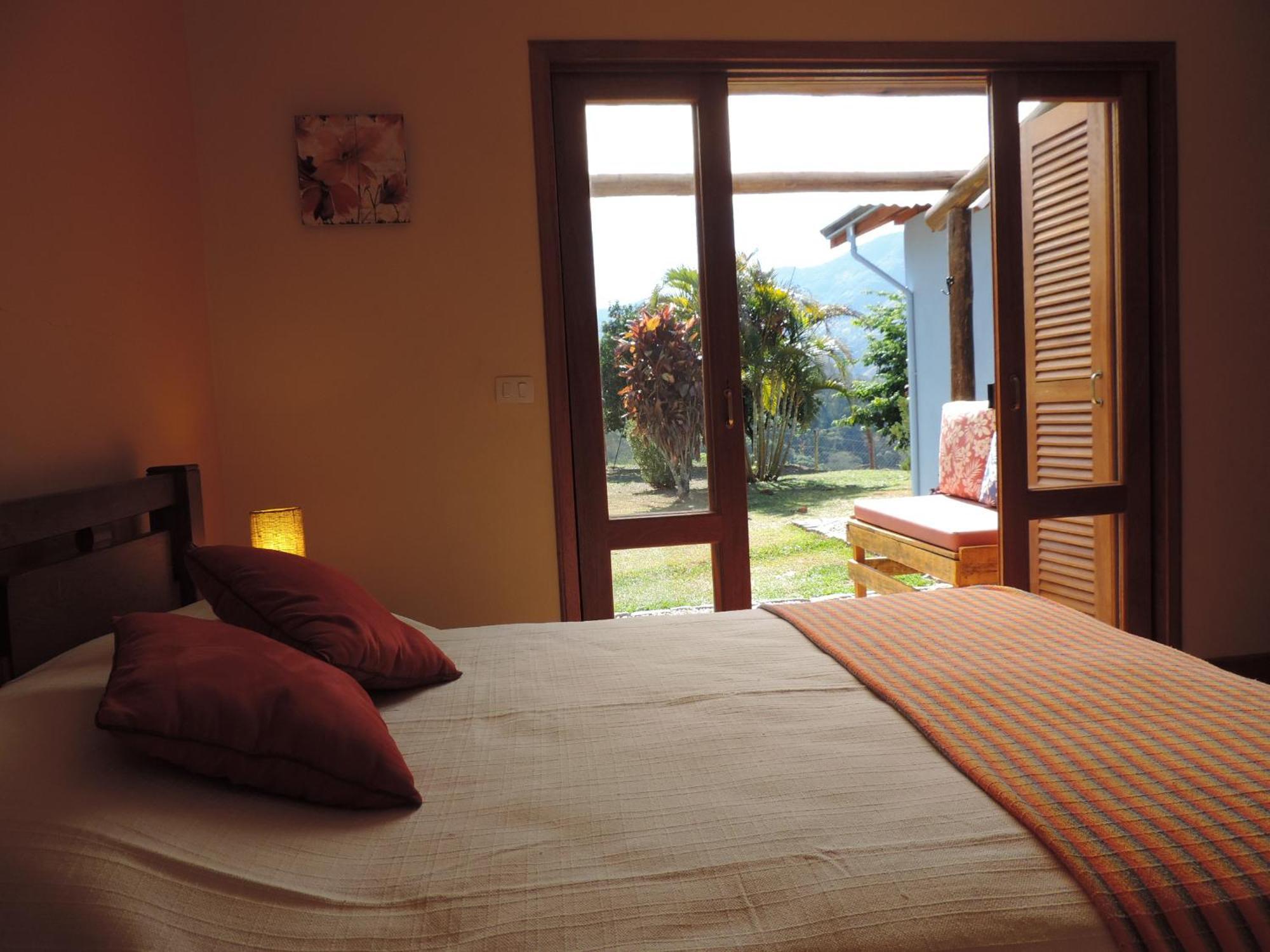 Entrevistas Chales E Suites São Bento do Sapucaí Habitación foto